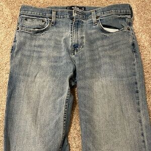 NWOT Hollister size 32x34 jeans straight cut